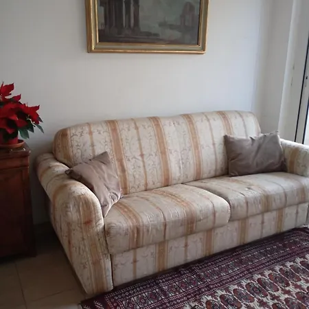 Bilocale Lungomare Con Piscina Apartmán *